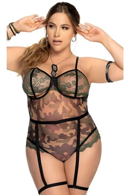 Комплект в милитари стиле с имитацией подвязок для пышных форм