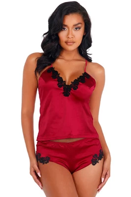 Пижама с кружевной отделкой