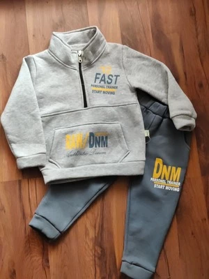 Теплый костюм со змейкой и карманом