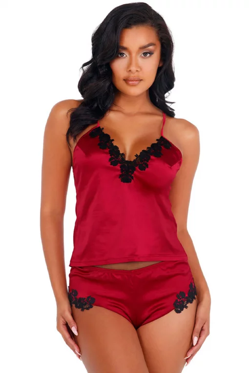 Пижама с кружевной отделкой